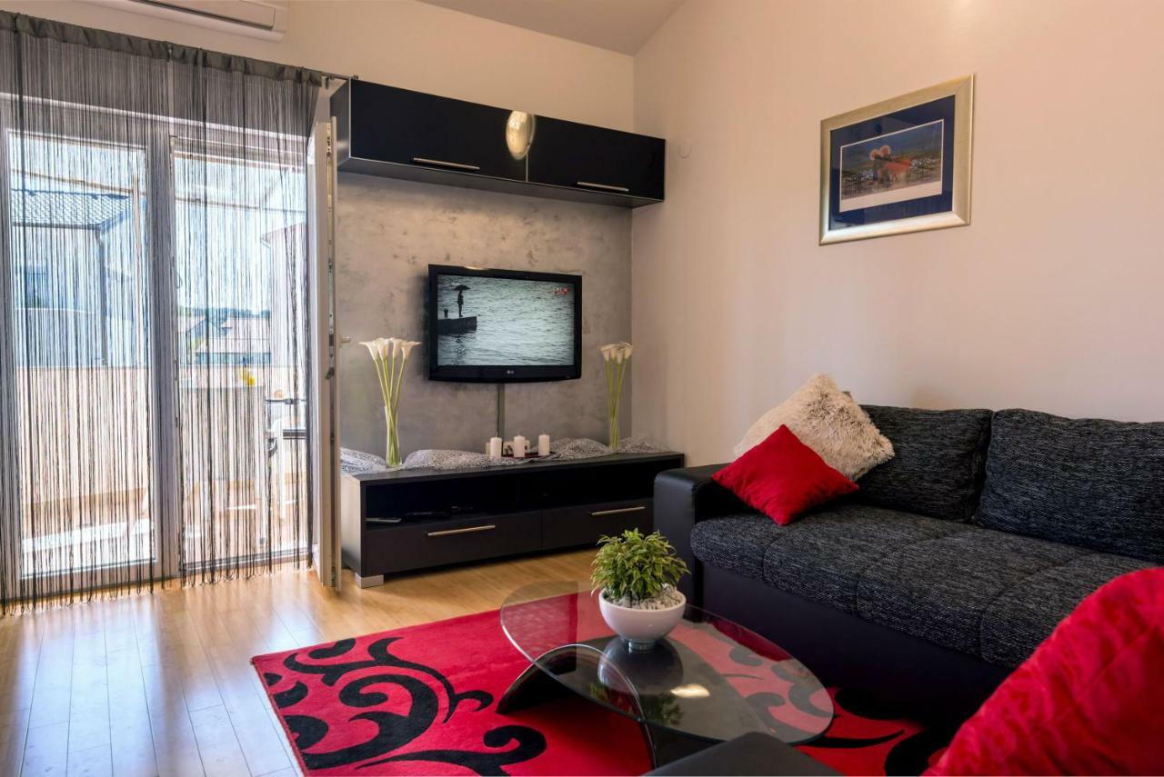 Apartment Ina Pula Eksteriør billede
